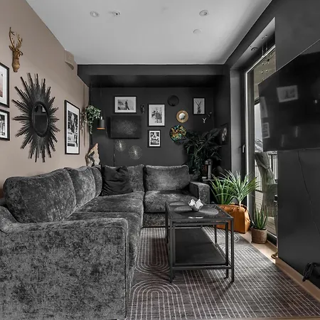Harborfront Haven, Apartment